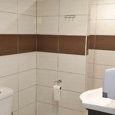 Δωμάτια σε οικογενειακή κατοικία U Anny